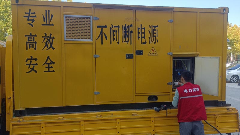 博尔塔拉柴油发电机组和UPS电源配合使用时，如何避免切换过程中的电力中断？