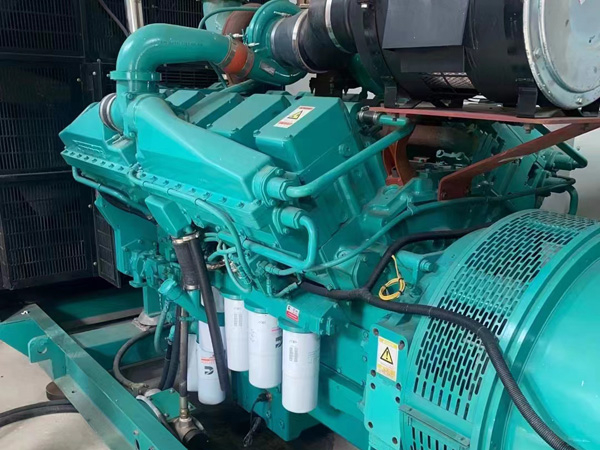 博尔塔拉更换100kW柴油发电机组机油时，需要注意哪些事项？